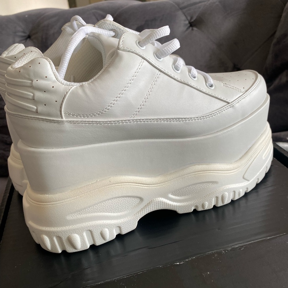 Platform sneakers